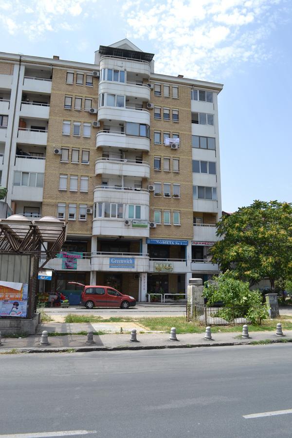 Nakov Apartment Next To Bus Station Skopje Exteriör bild